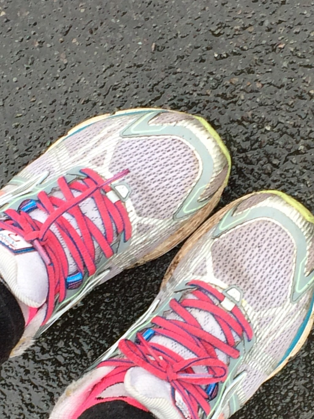 Happy Path Action – Do you work out?Exercise not to be beautiful but to be happy, walk, run, dance move for your&nbsp;happiness.